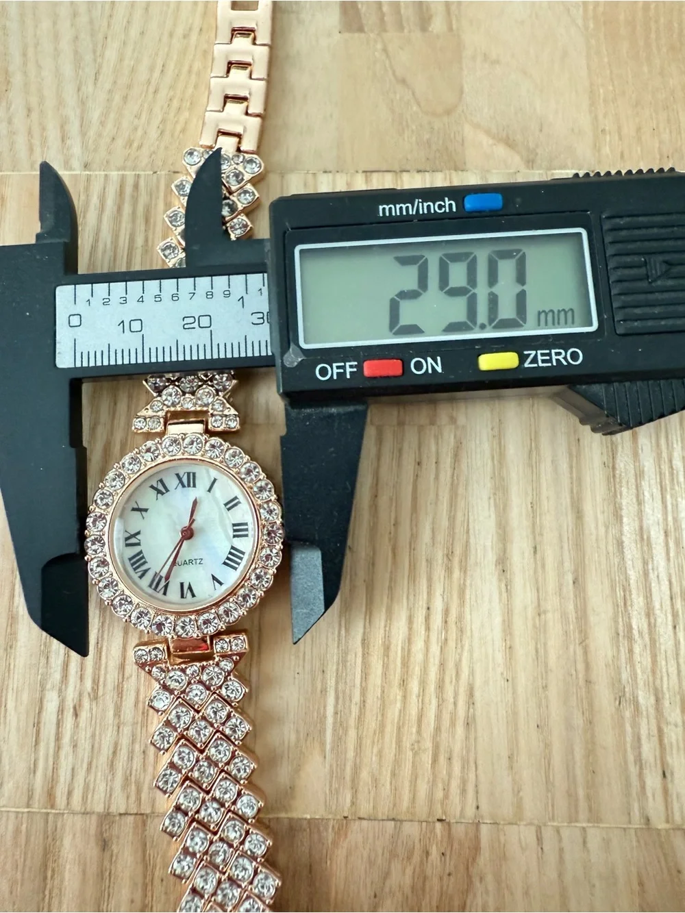 Unbranded ladies rose gold tone crystal accented watch NEW BATTERY